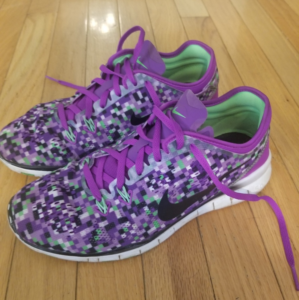 Nike size 8 tennis shoes